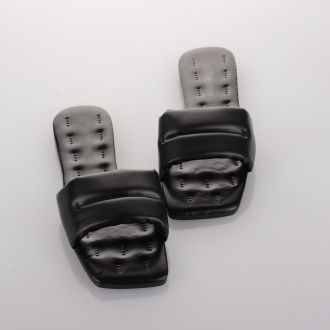 Καπιτονέ σανδάλια σε μαύρο χρώμα BLACK 652522